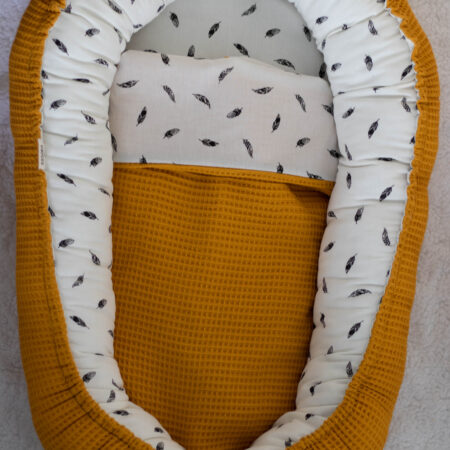 BABYNESTJE | Okergeel