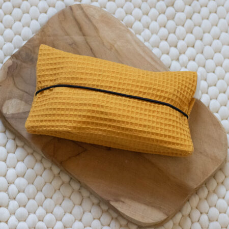 LUIERETUI | Okergeel